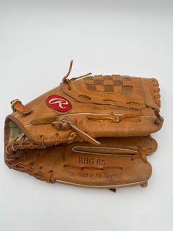 Baseball gloves