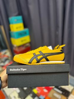 Onitsuka Tiger Mexico 66 Slip-On Yellow Black Canvas Sneakers