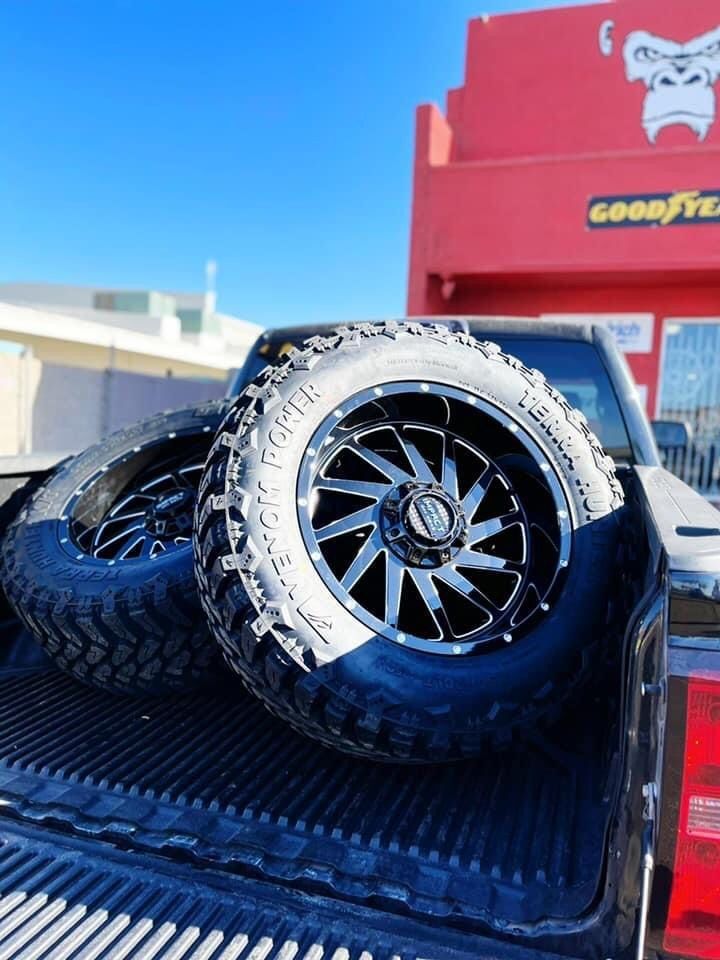 PROMO 20x10 IMPACT RINES CON LLANTAS 275/55/20 HT $1350
