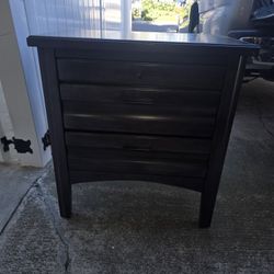 queen bed frame with two matching night stands