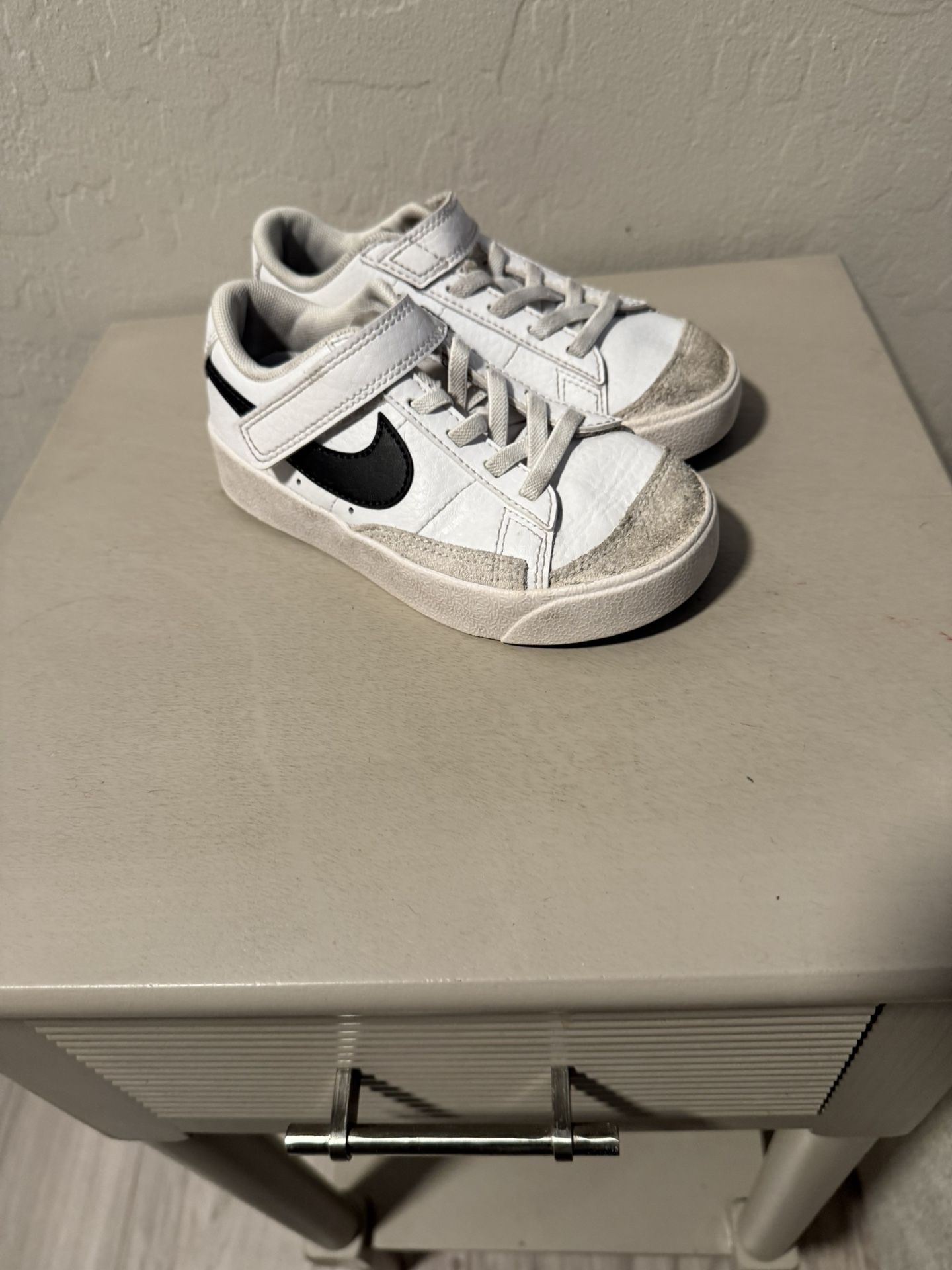 Nike blazer Low ‘77 Toddler Boys 10C
