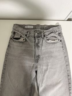 Authentic ZARA Grey High-Waisted Straight Leg Jeans - Size US 8 / EUR 40 women’s