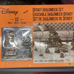 2022 Disney Halloween Haunted House Village