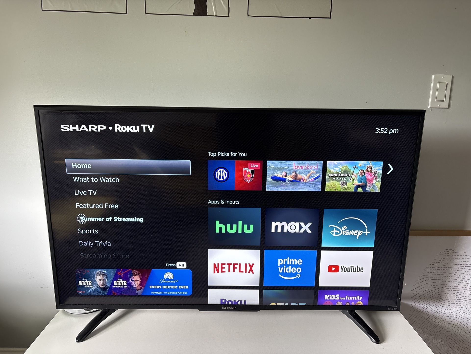 Roku 43" Select Series 4K HDR Smart TV with TV Apps,
