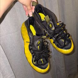 Nike Foam Posit Size 9 Electric Like Green 