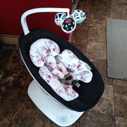 MamaRoo Baby Swing  Bluetooth Newest Model