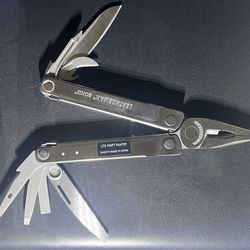 Leatherman Bond Multitool with case