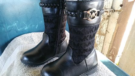 Mk. Black kids boots size 6
