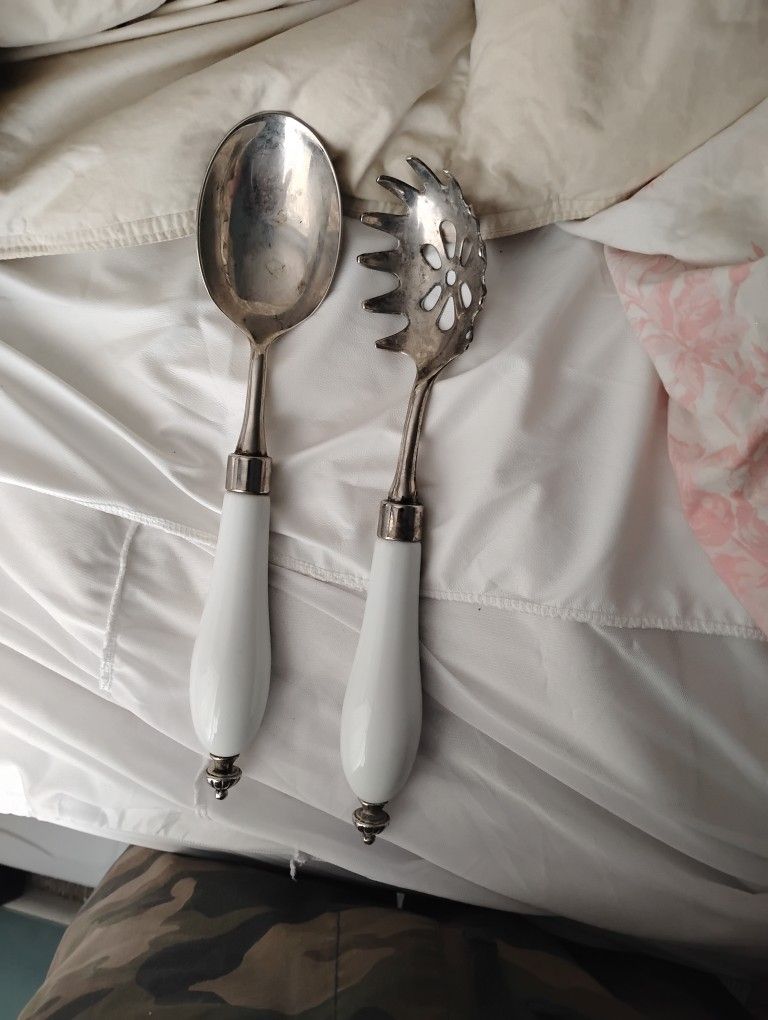 2 Godinger Studio Silvetspoons