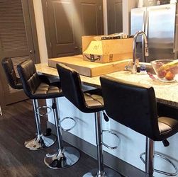 (New in box) $40 Each Swivel Barstool Chair Kitchen Counter Adjustable Height, Black
