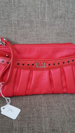 Elle wristlet