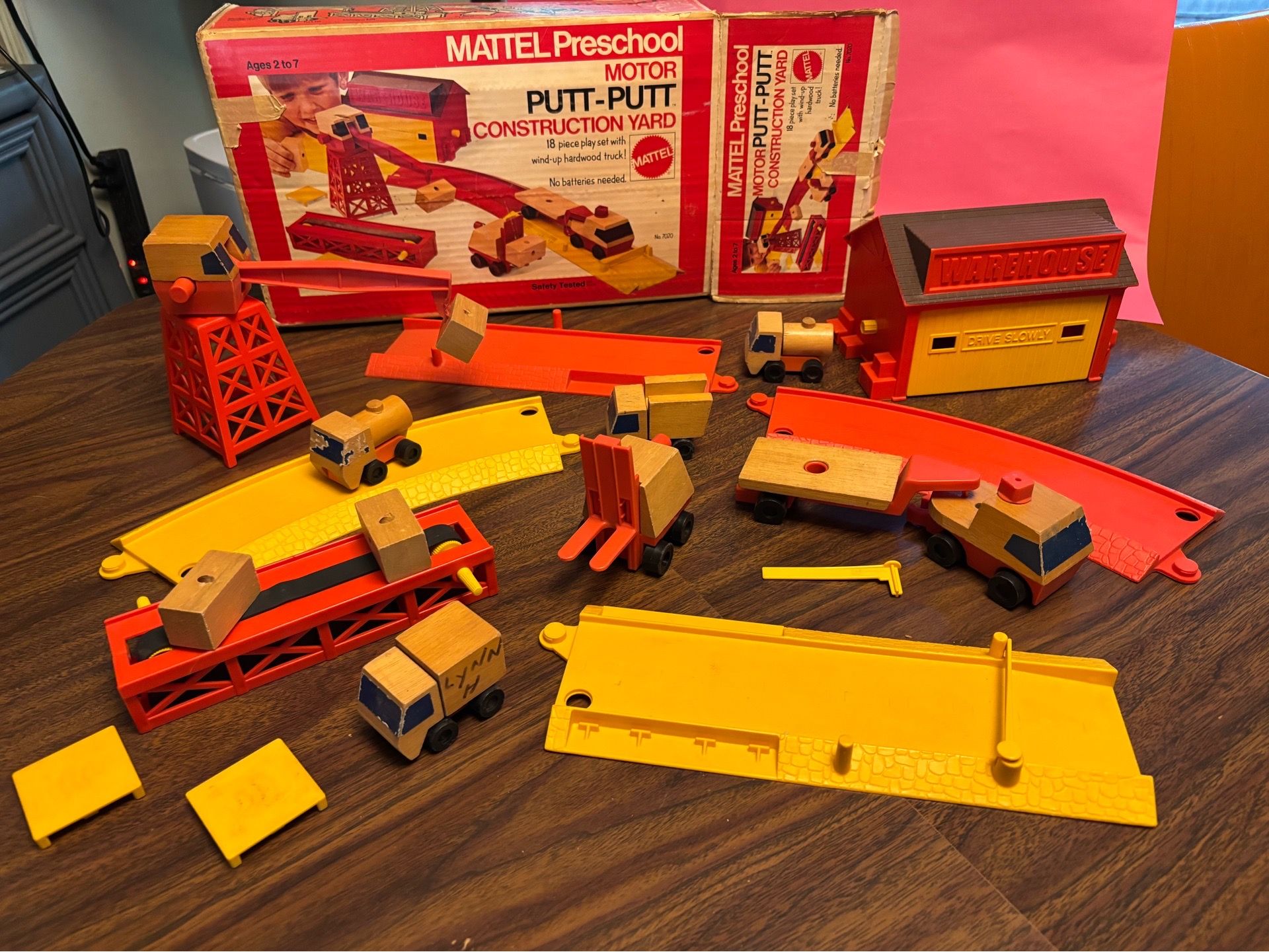 Vintage toy Construction play set