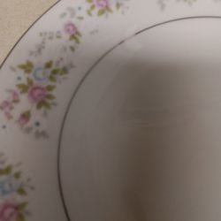 Medium China Bowls (4)