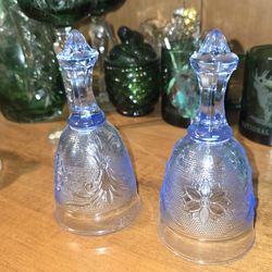 2 canpanitas de colección de tiara azul estan en perfectas condiciones