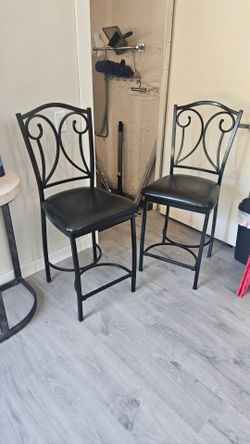 Set of 2 Black Metal Bar Stools