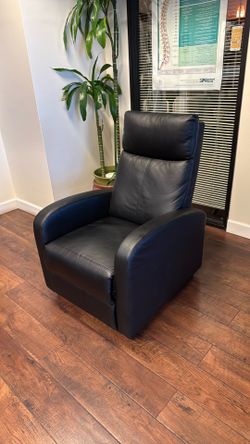 5 Massage Recliner Chairs – Fully Working – Fair Condition – Office Use