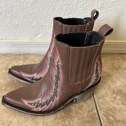 New Boots 7 /5