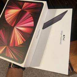 ipad pro with keyboard 