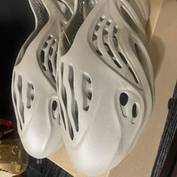 Yeezy Stone Sage Foam Runners SIZE 12