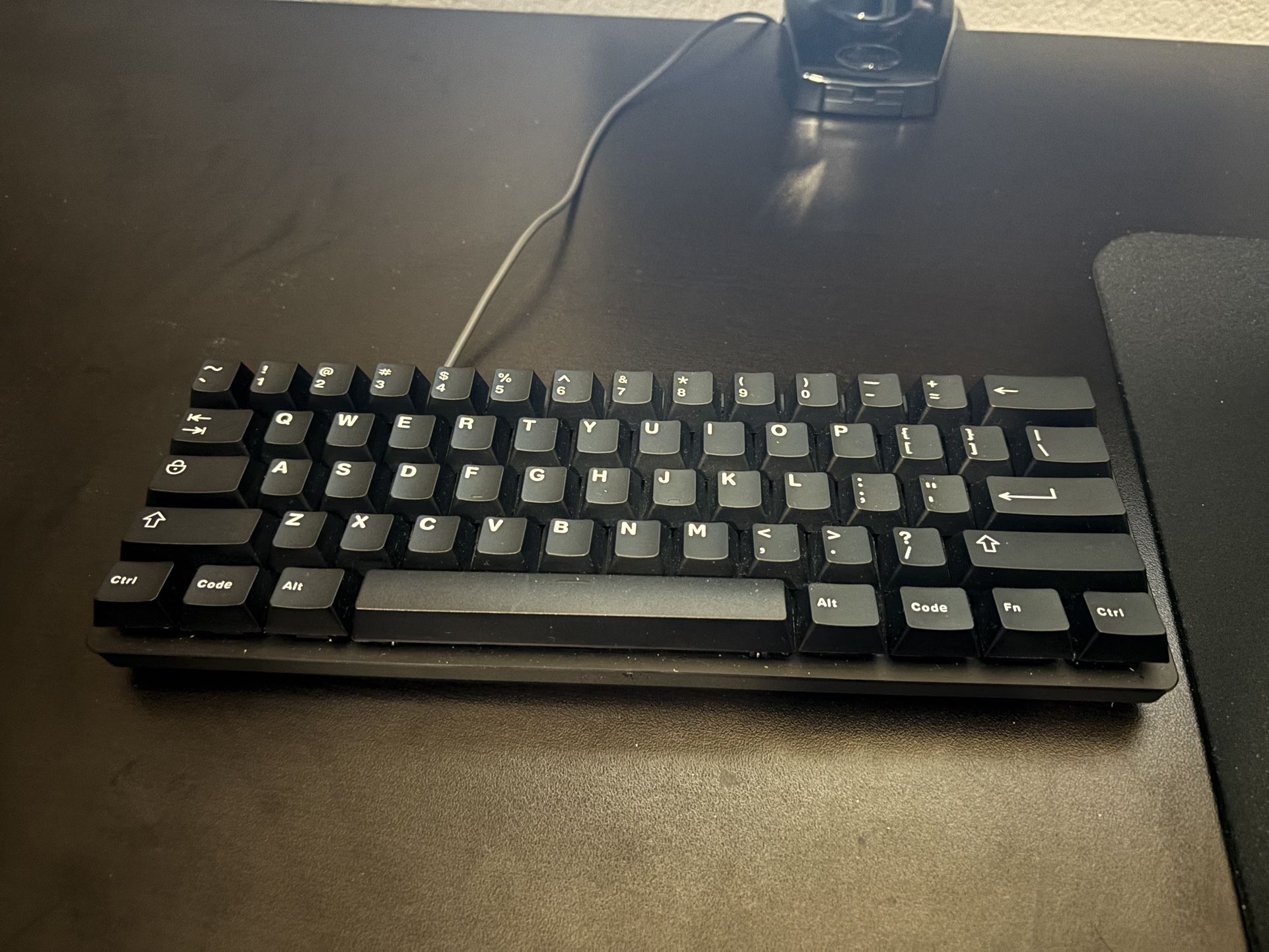 Razer Huntsman Mini ( With Small Scuff, Not Noticeable)
