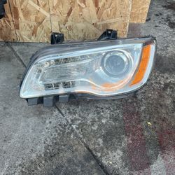 2011 2014 Chrysler 300 Driver Left Headlight