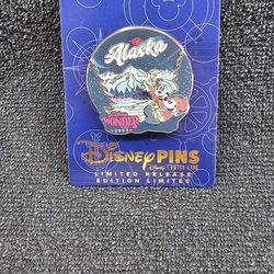 2023 DISNEY CRUISE LINES ALASKA MICKEY AND MINNIE PIN NEW
