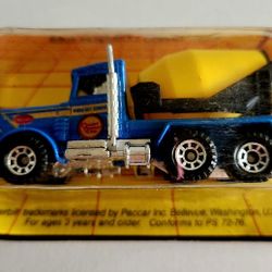 MATCHBOX 1981 PETERBILT CEMENT TRUCK MB19 NEW in BP *cut card* MACAO Collectible