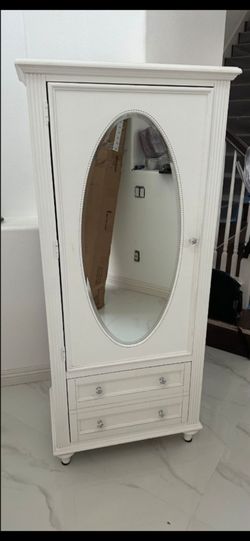 5 Pc. Simply Shabby Chic headboard, 2 nightstands, mirror closet armoire, makeup vanity table & TV cabinet Girls wood bedroom set