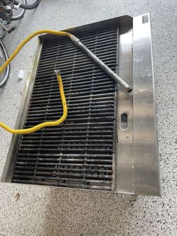 Restaurant use Radiant charcoal grill