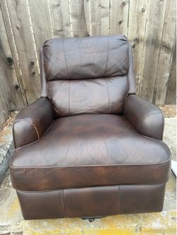 Brown Leather Recliner Chair – Great Condition