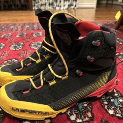 La Sportiva Aequilibrium ST 3-Season GTX Mountaineering Boots (size 44eu, 10.5 Men’s)