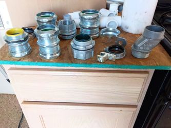Electric coupling, connectors