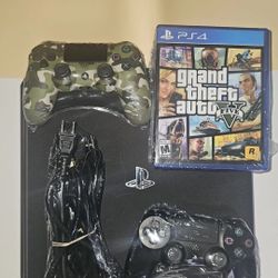 For sale PlayStation 4 like new with 3 game CDs  with 2 DualShock PlayStation 4 ,,,, 350$  