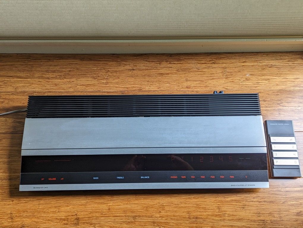 Bang & Olufsen Beomaster 2400 Amplifier