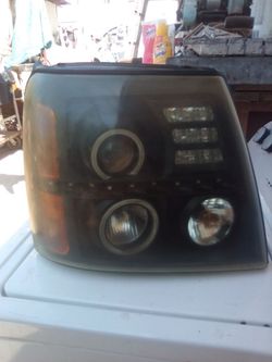 2005-2009 Caddlac exalade front halo light
