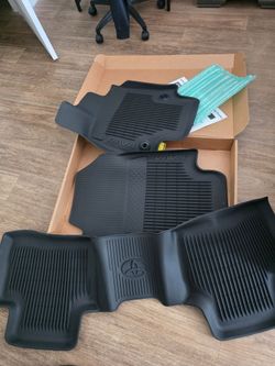 2025 rav4 floor mat