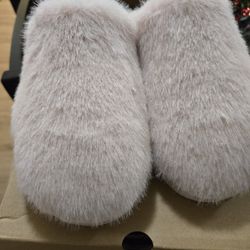 New Bearpaw Slippers