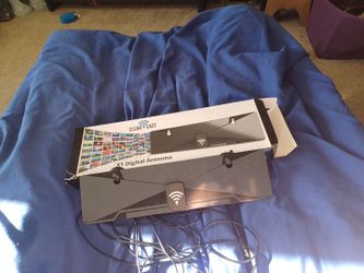 Tv antenna mounts to window