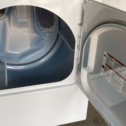 Whasher And Dryer White 