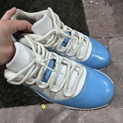 Air Jordan 11 UNC size 9
