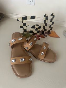Super Cute Tan Sandals With Large Crystal Size 11