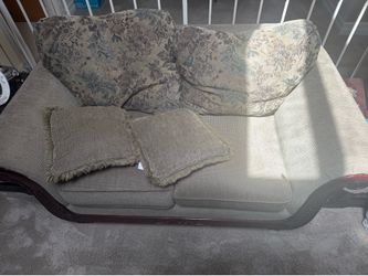 Couch set