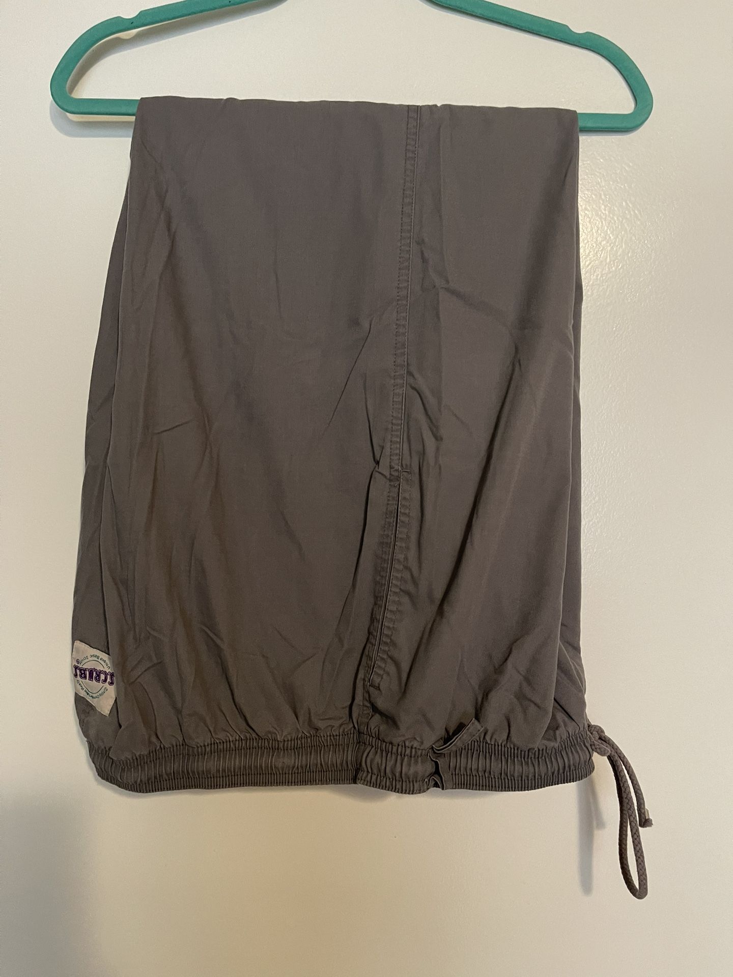 6 Female Scrub Pant / Size Large / Few Colors Available / Well Cared For