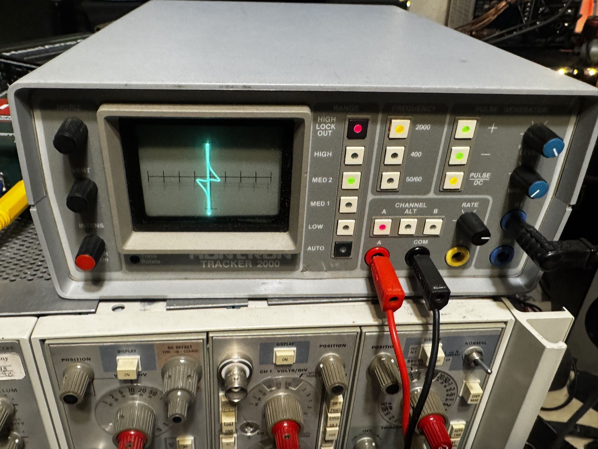 Huntron Tracker 2000 Component Tester