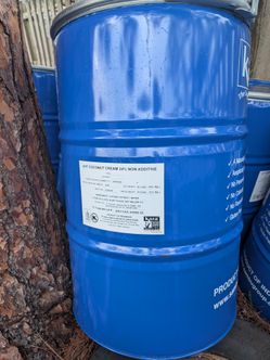 Barrel or drums of metal the 55gallon.  Barril o tambores de metal de 55 galones