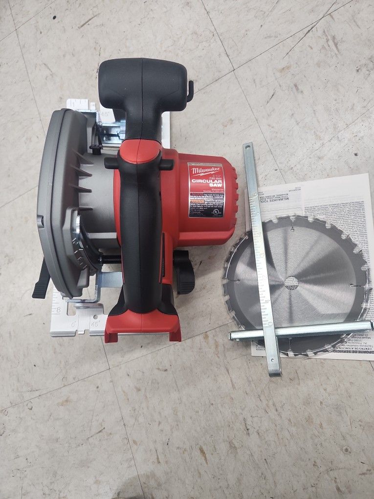 Milwaukee Circular Saw