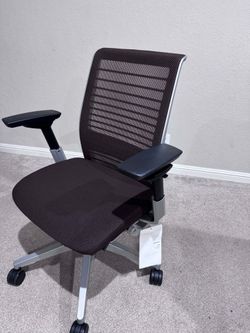 New Steelcase Think v2 ergonomic office chair new *MSRP 1500*
