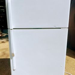 GENERAL ELECTRIC REFRIGERATOR