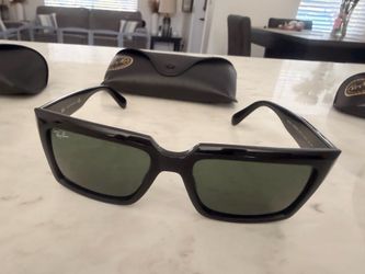 Men’s Authentic RayBan sunglasses