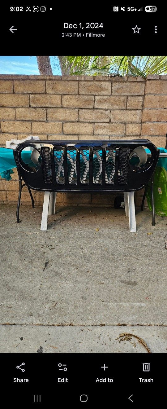 Oem Jeep Grill. Wrangler/Gladiator 2018+